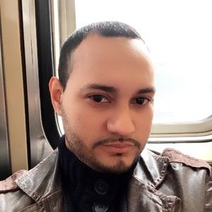 Meet your Posher, Moises